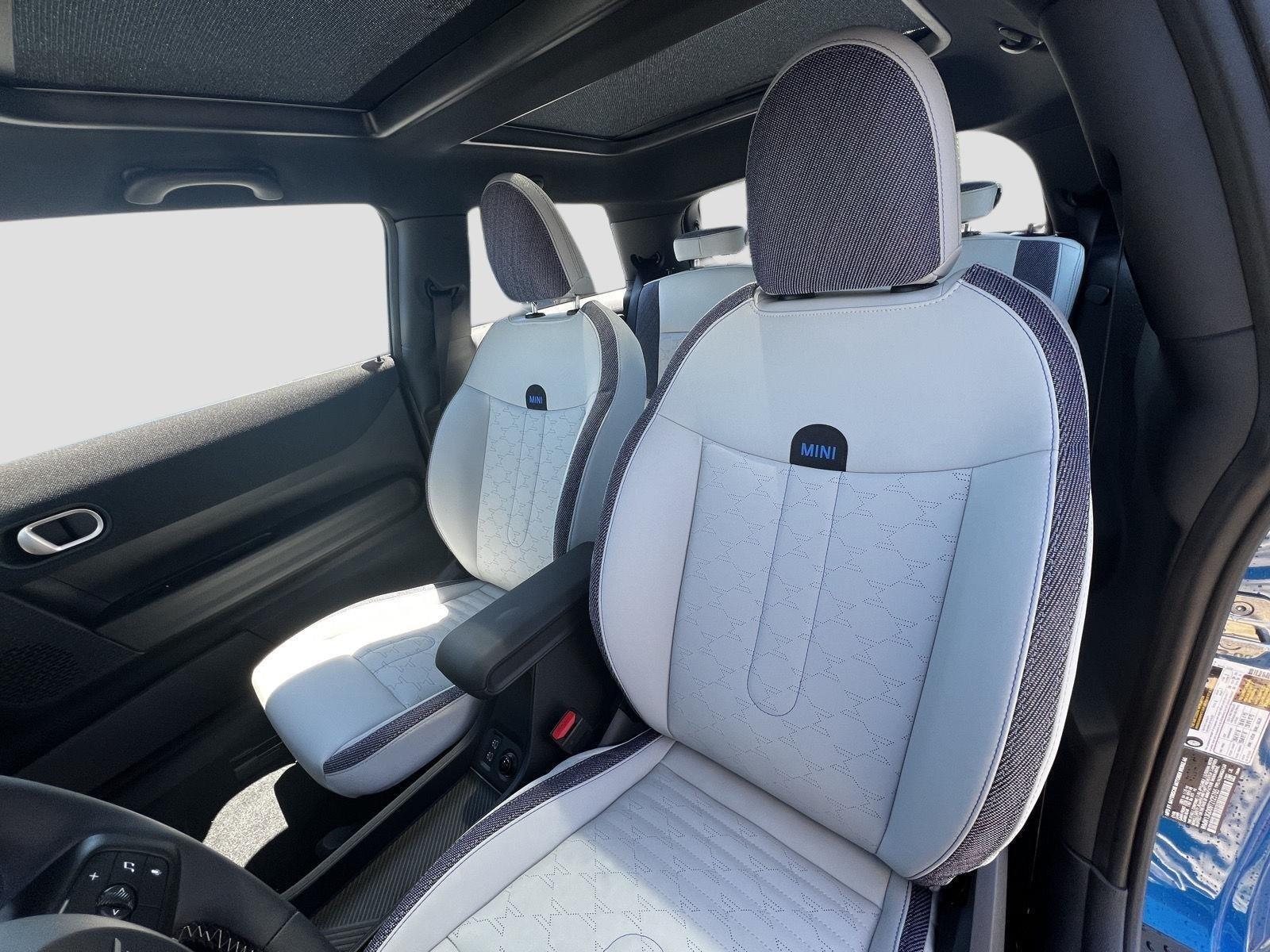 2026 MINI Hardtop 2 Door - Photo 12