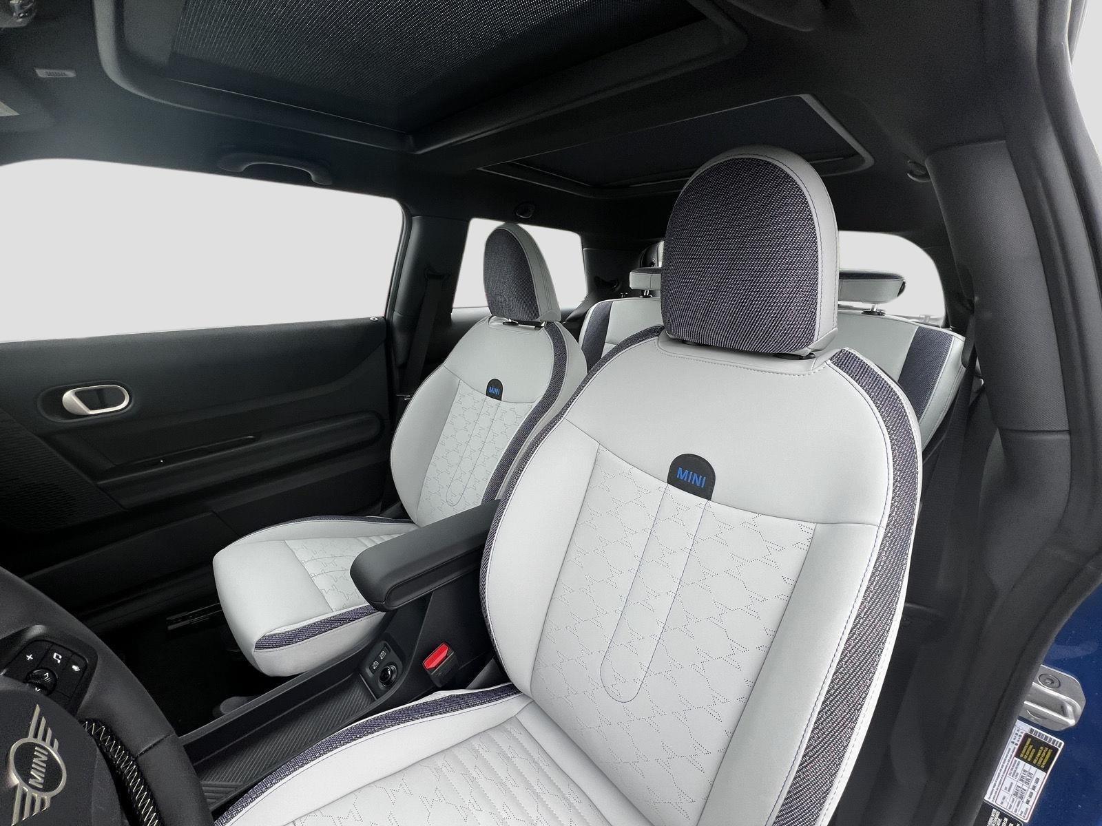 2026 MINI Hardtop 2 Door - Photo 12