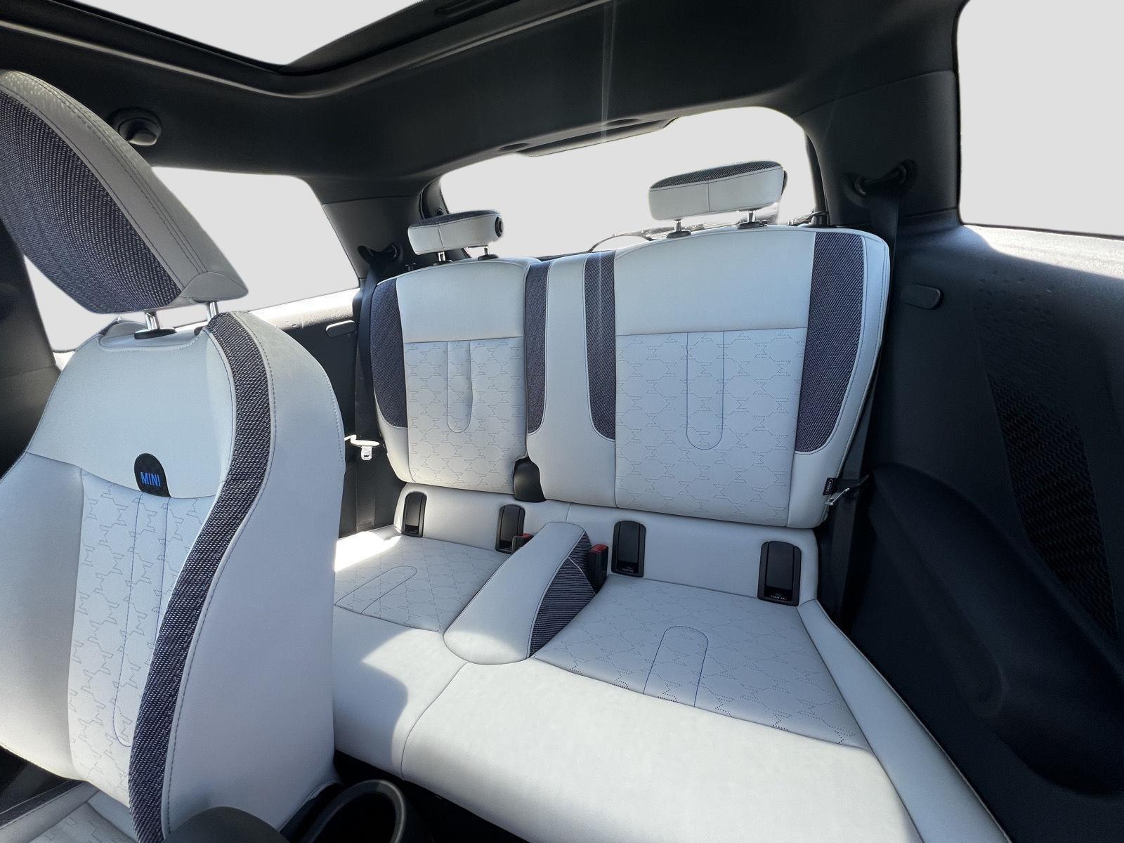 2026 MINI Hardtop 2 Door - Photo 18