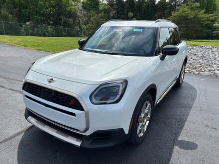 2025 MINI Countryman Iconic SUV