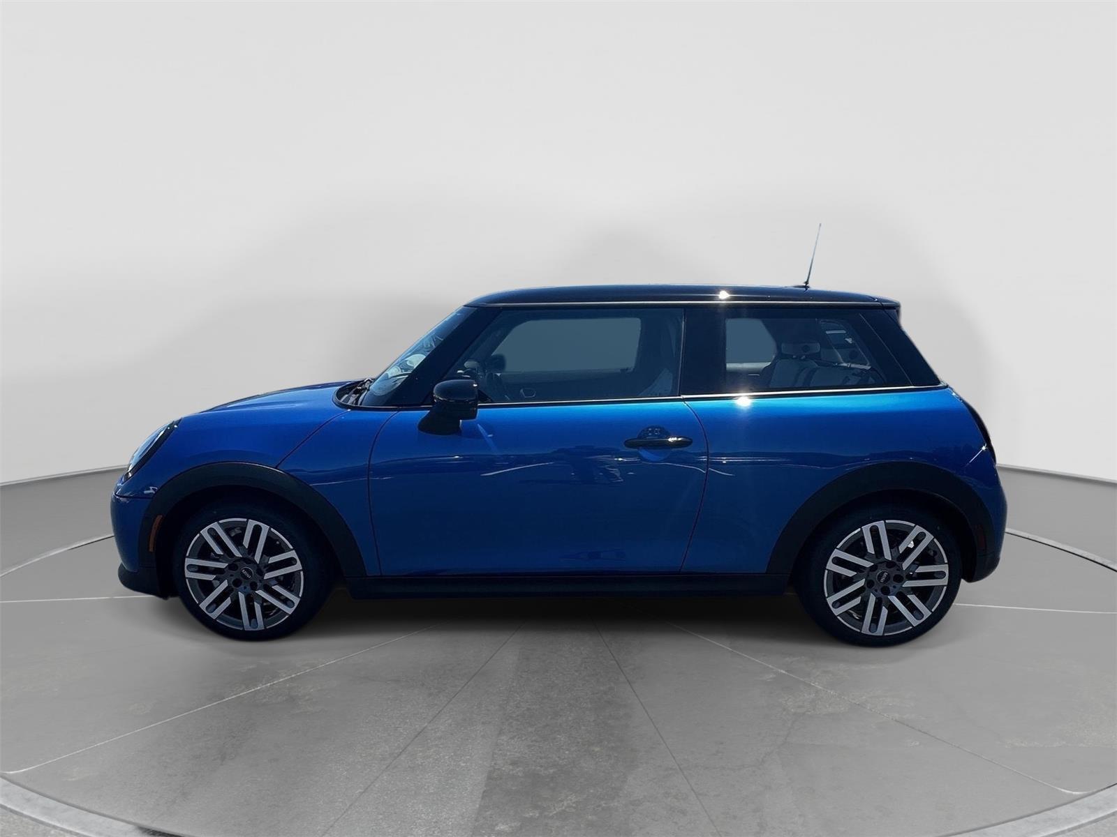 2026 MINI Hardtop 2 Door - Photo 9