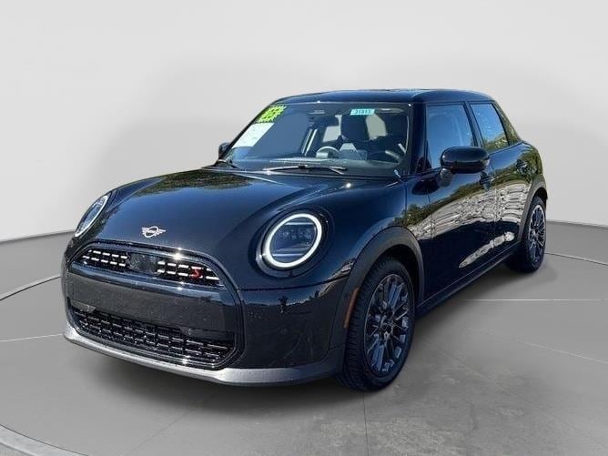2025 MINI Hardtop Cooper S Signature's photo