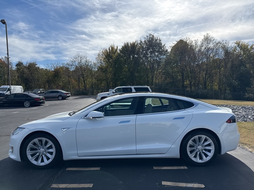 Used 2016 Tesla Model S 90D with VIN 5YJSA1E2XGF136332 for sale in Memphis, TN