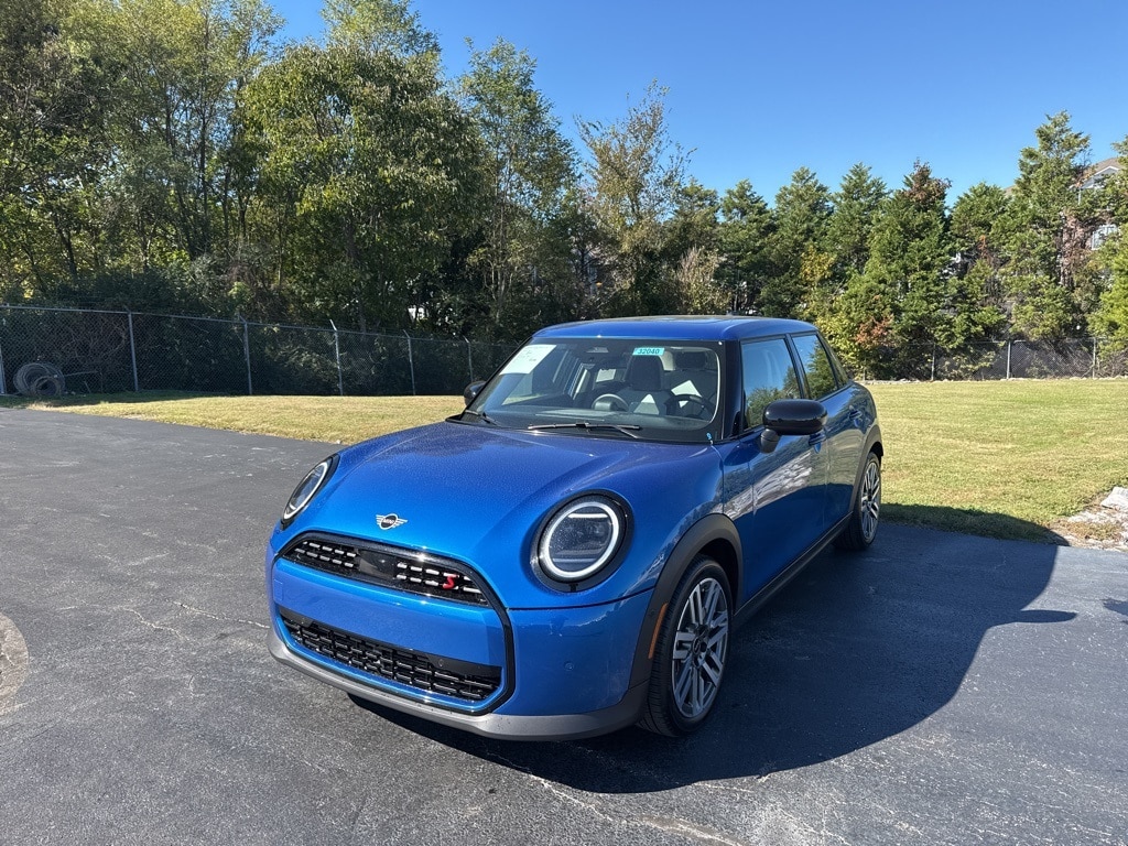 2025 MINI Hardtop 4 Door S's photo