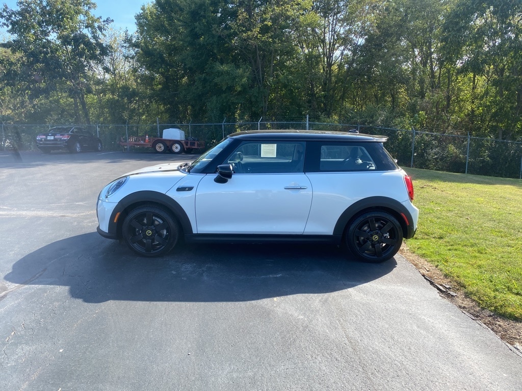 Used 2024 MINI Hardtop 2 Door SE with VIN WMW13DJ09R2V36977 for sale in Memphis, TN