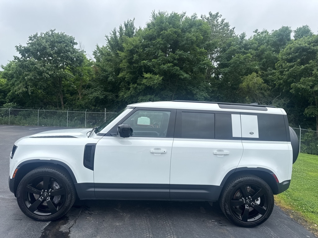 Used 2023 Land Rover Defender SE with VIN SALEPEEU9P2129386 for sale in Cordova, TN