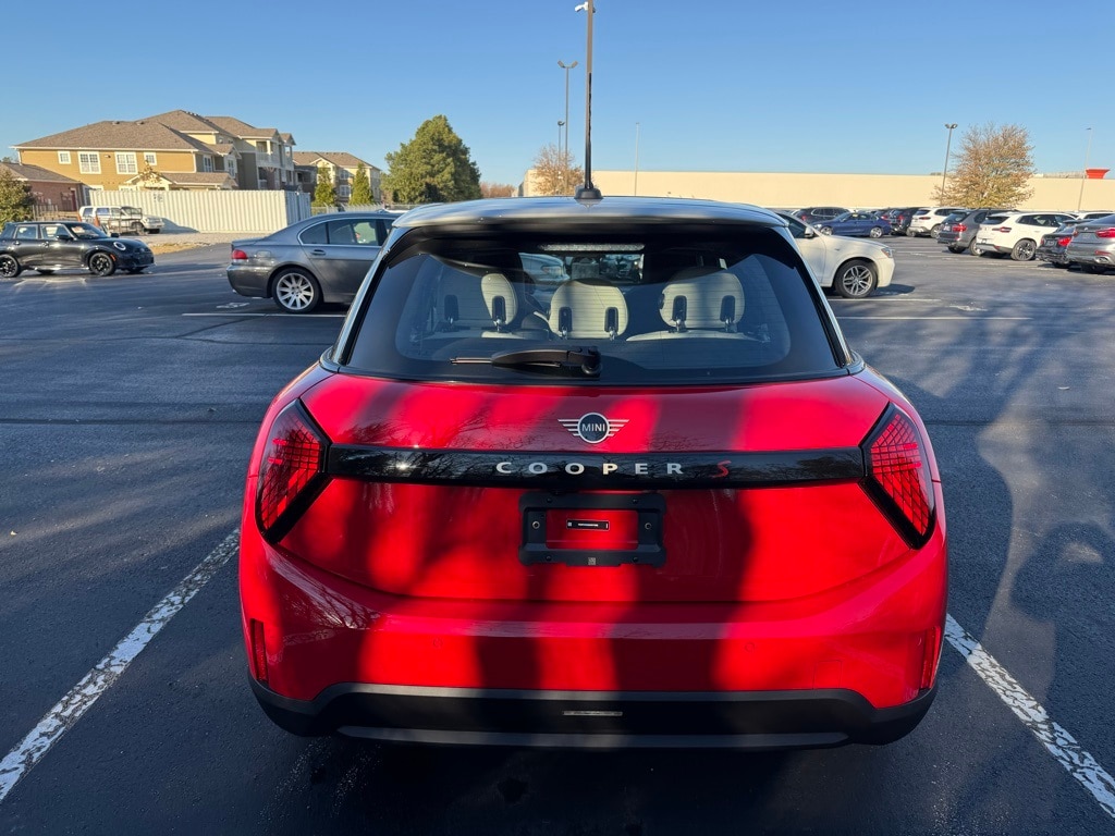 New 2025 MINI Hardtop 4 Door Signature Plus Hatchback