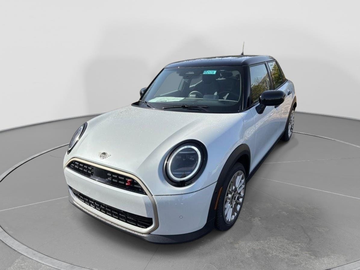 2025 MINI Hardtop Cooper S Signature's photo