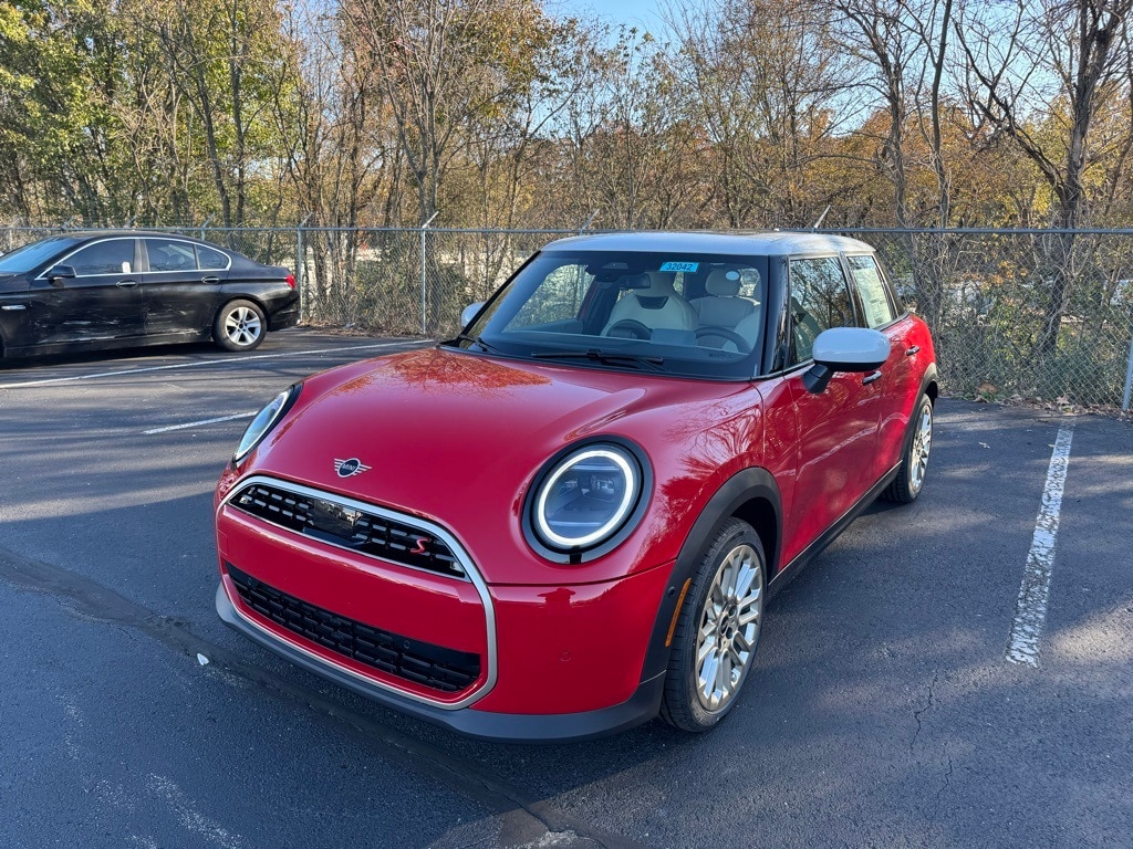 New 2025 MINI Hardtop 4 Door Signature Plus Hatchback