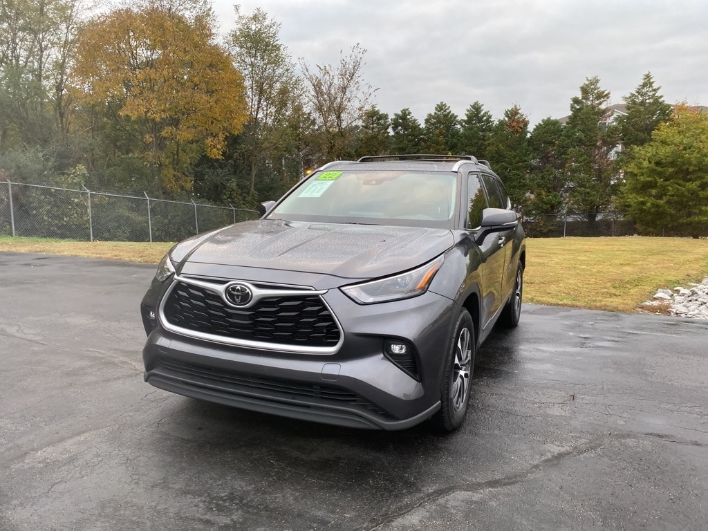 2022 Toyota Highlander XLE's photo