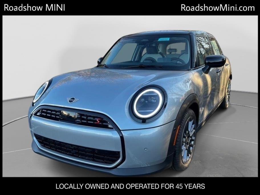 2025 MINI Hardtop Cooper S Signature's photo