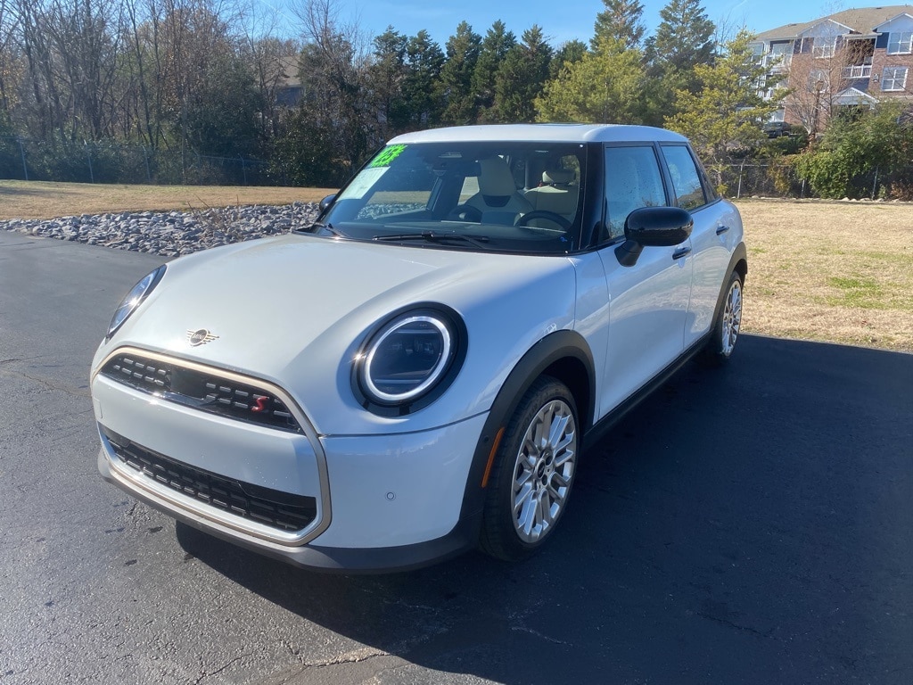 2025 MINI Hardtop 4 Door S's photo