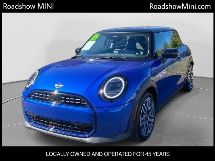 2025 MINI Hardtop Cooper's photo