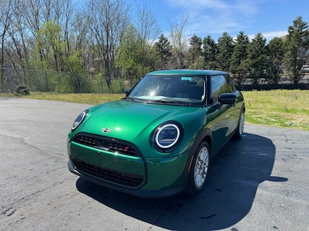 2025 MINI Hardtop 2 Door Iconic Hatchback