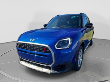 2025 MINI Countryman Iconic SUV