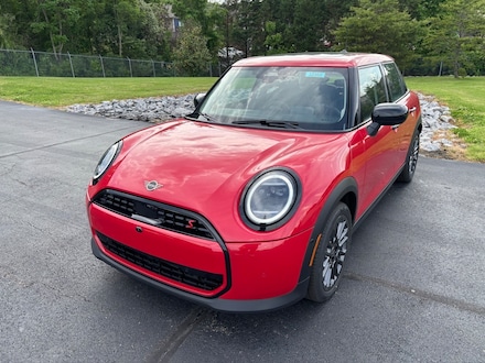 2025 MINI Hardtop 4 Door Iconic Hatchback