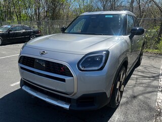 2025 MINI Countryman Iconic SUV