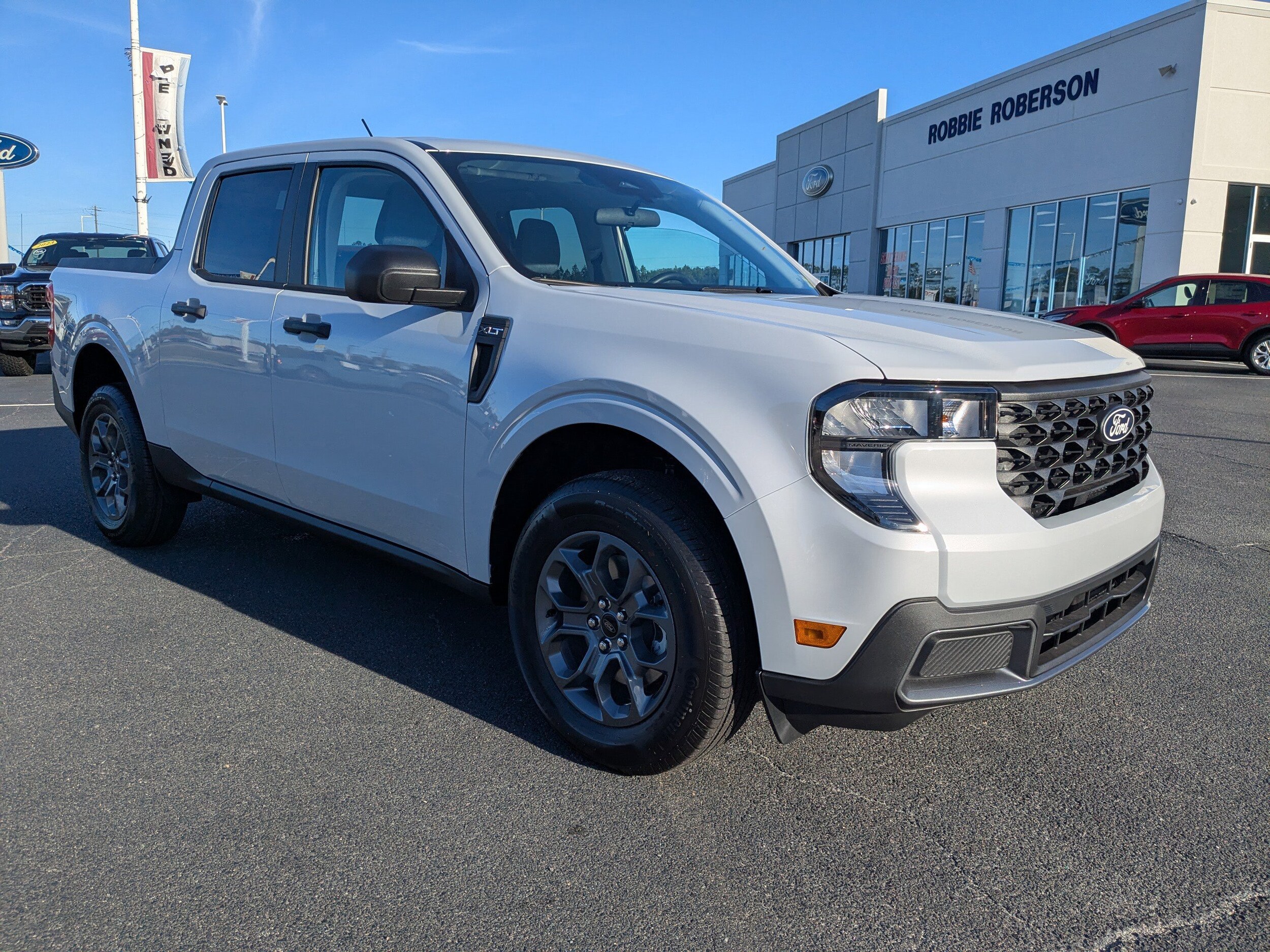 2025 Ford Maverick XLT photo 2