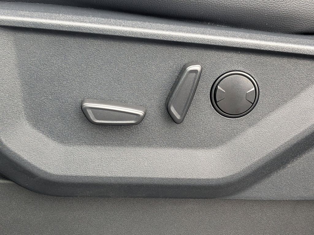 2025 Ford F-150 Lariat - Photo 25