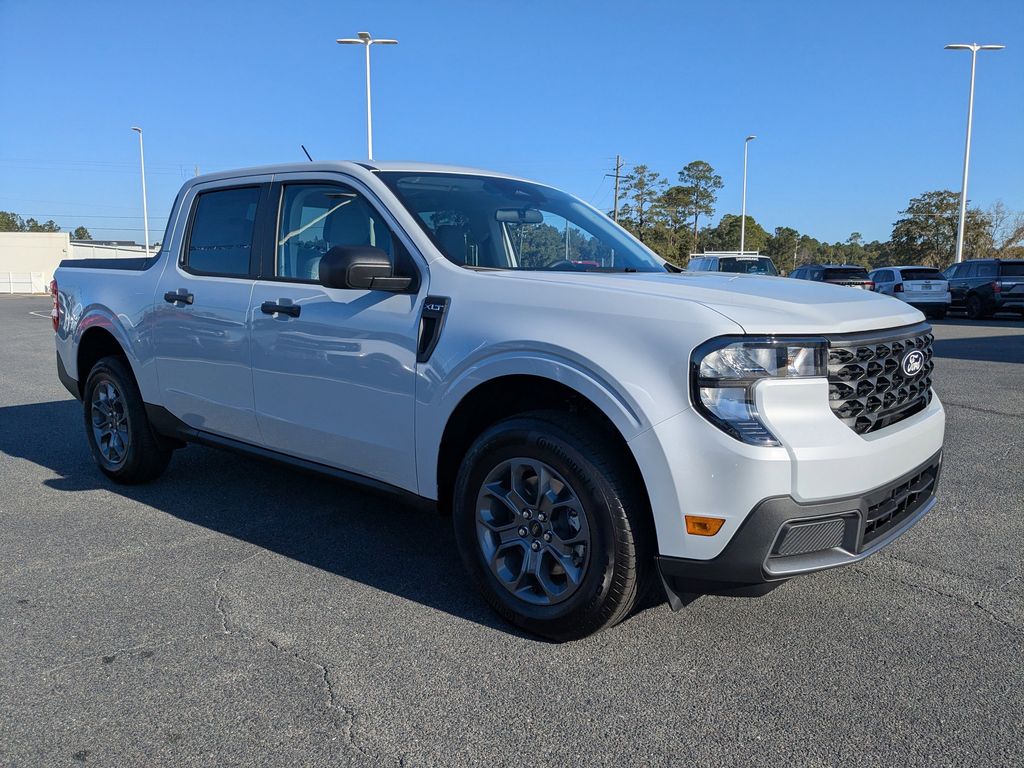 2025 Ford Maverick XLT photo 2