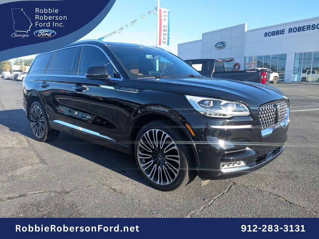 2023 Lincoln Aviator Black Label's photo