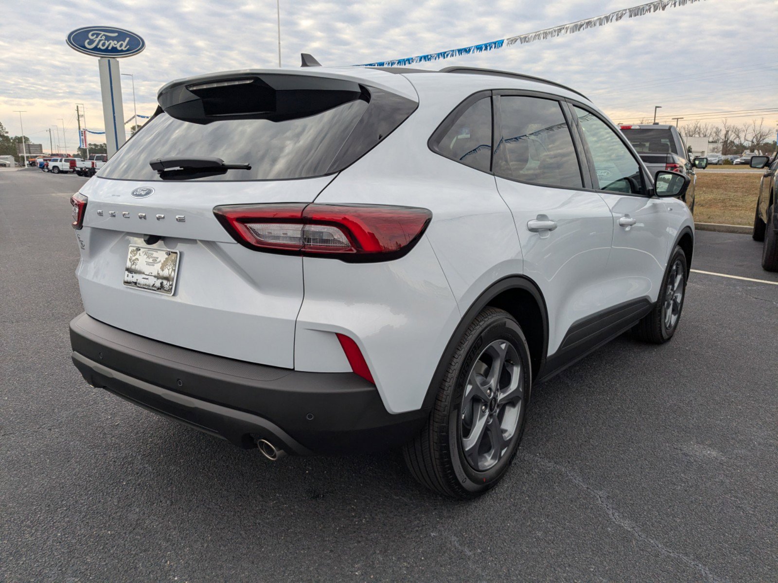 2025 Ford Escape ST-Line photo 4