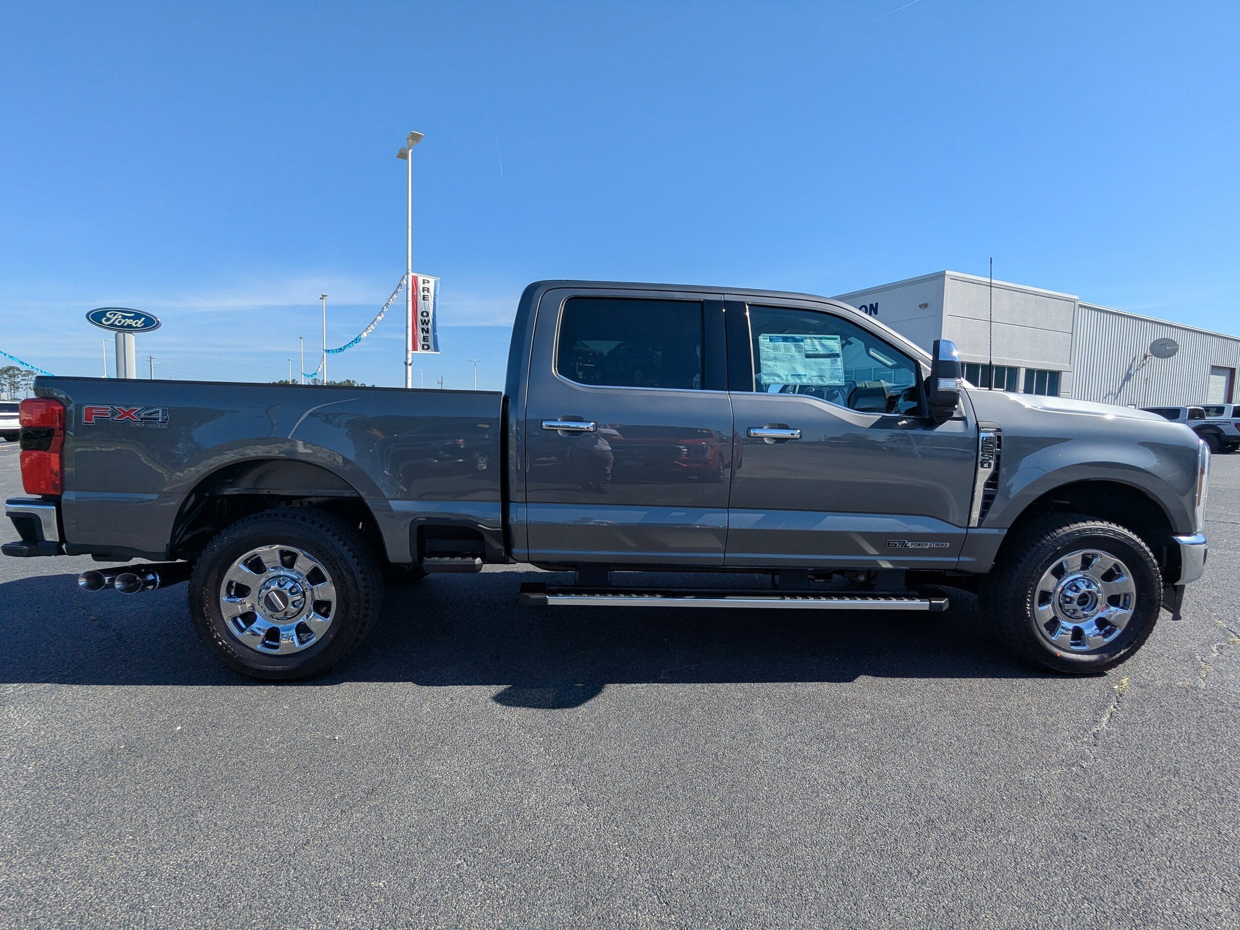 2025 Ford F-250 Lariat photo 3