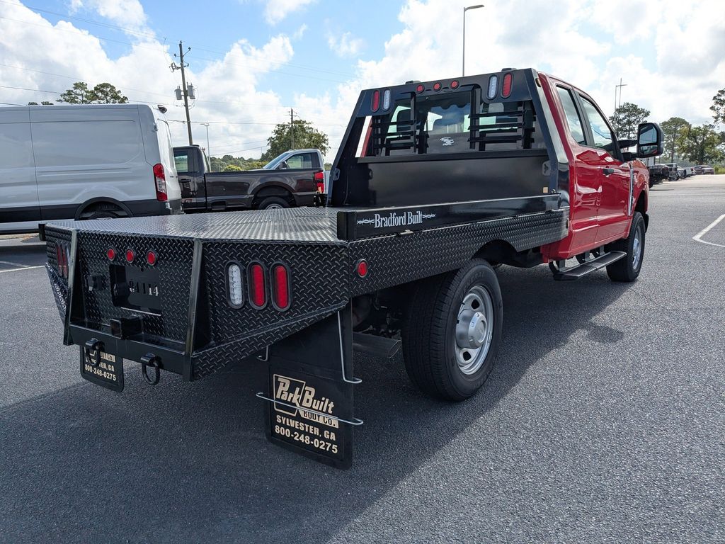 2024 Ford F-350 photo 3