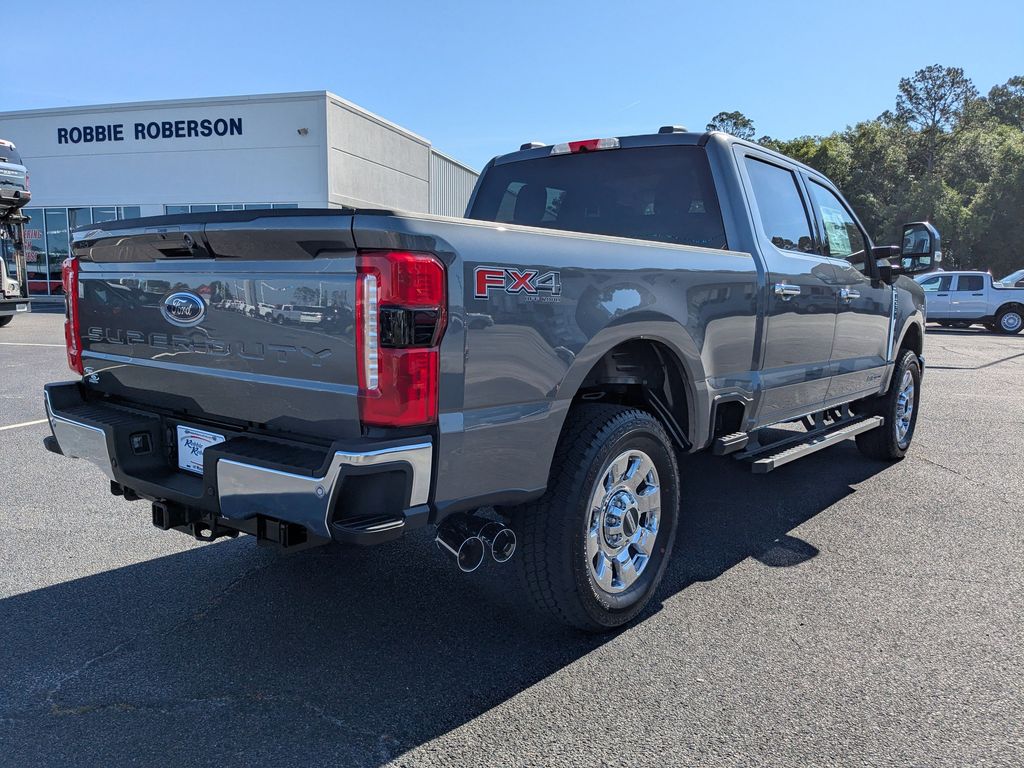 2025 Ford F-250 Lariat photo 4