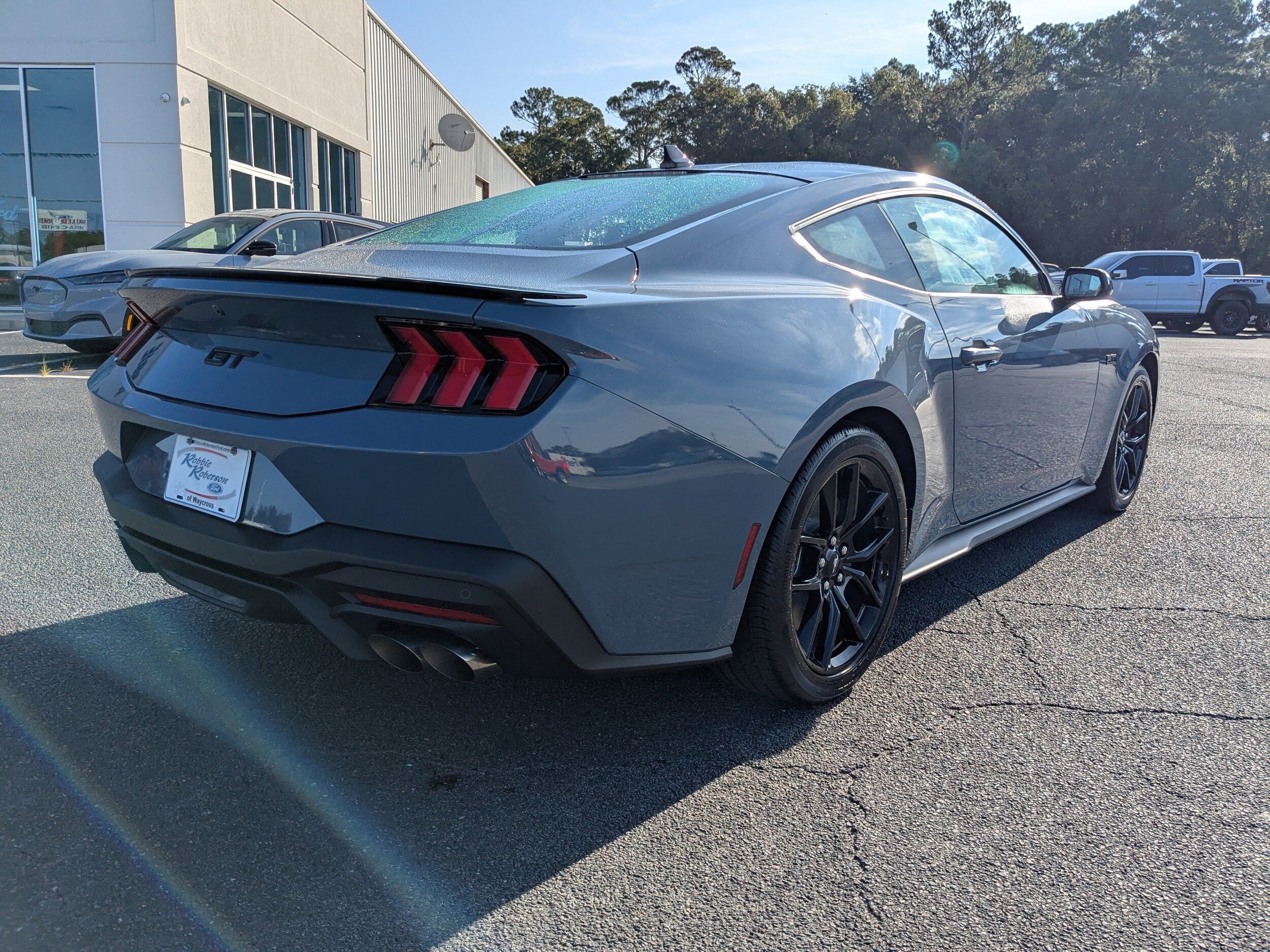 2025 Ford Mustang GT Premium photo 3
