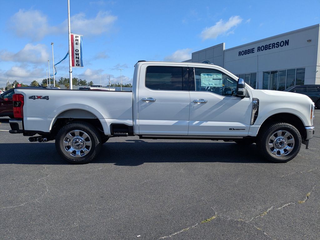 2025 Ford F-250 Lariat photo 3