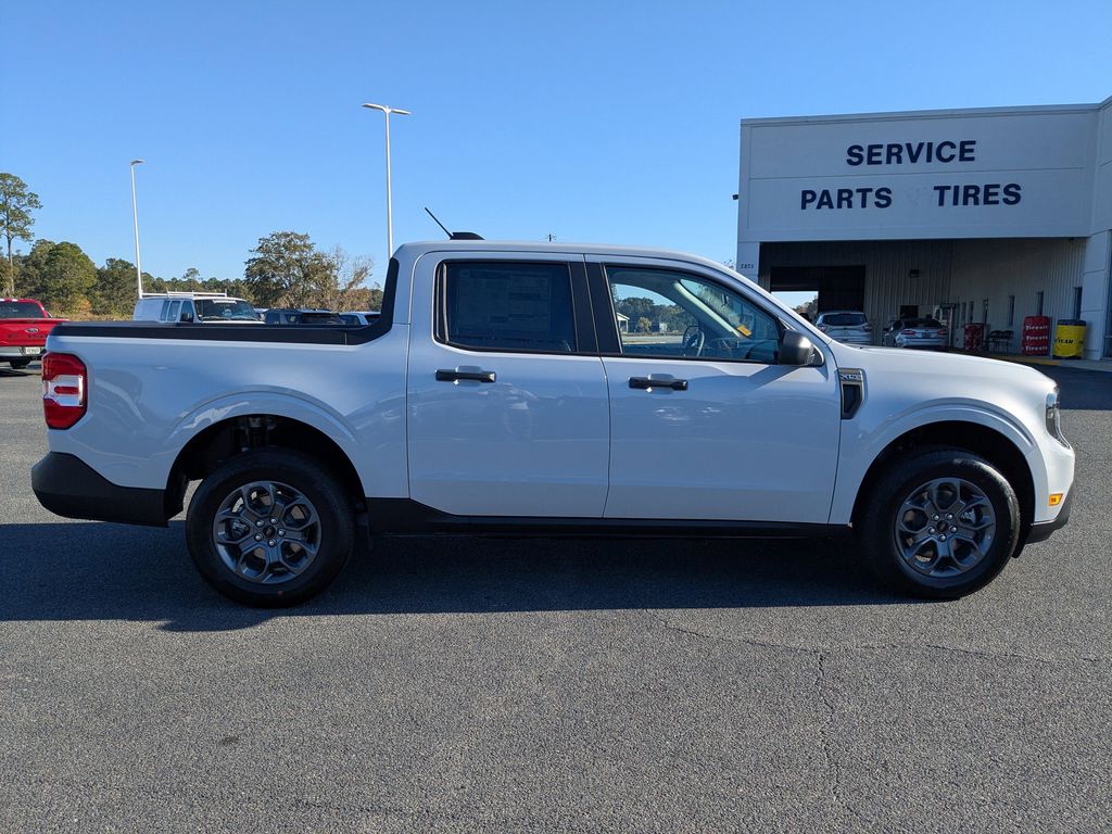 2025 Ford Maverick XLT photo 3