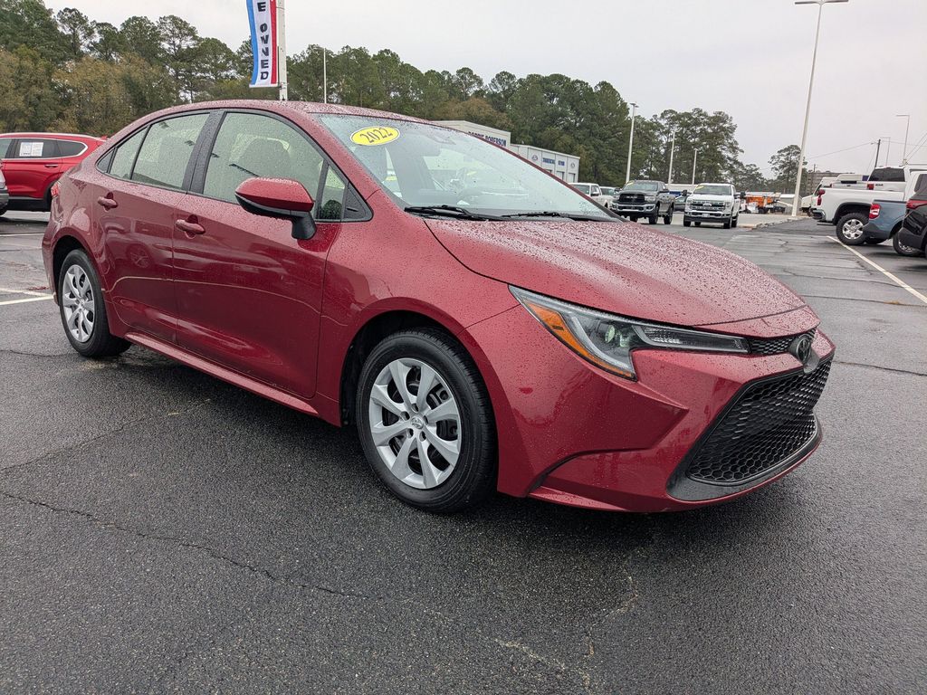 Used 2022 Toyota Corolla LE with VIN JTDEPMAE0NJ206892 for sale in Waycross, GA