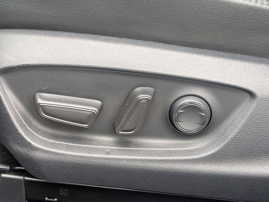 2023 Toyota Camry XSE - Photo 19