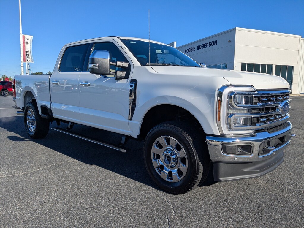 Used 2024 Ford Super Duty F-250 SRW LARIAT Truck Crew Cab