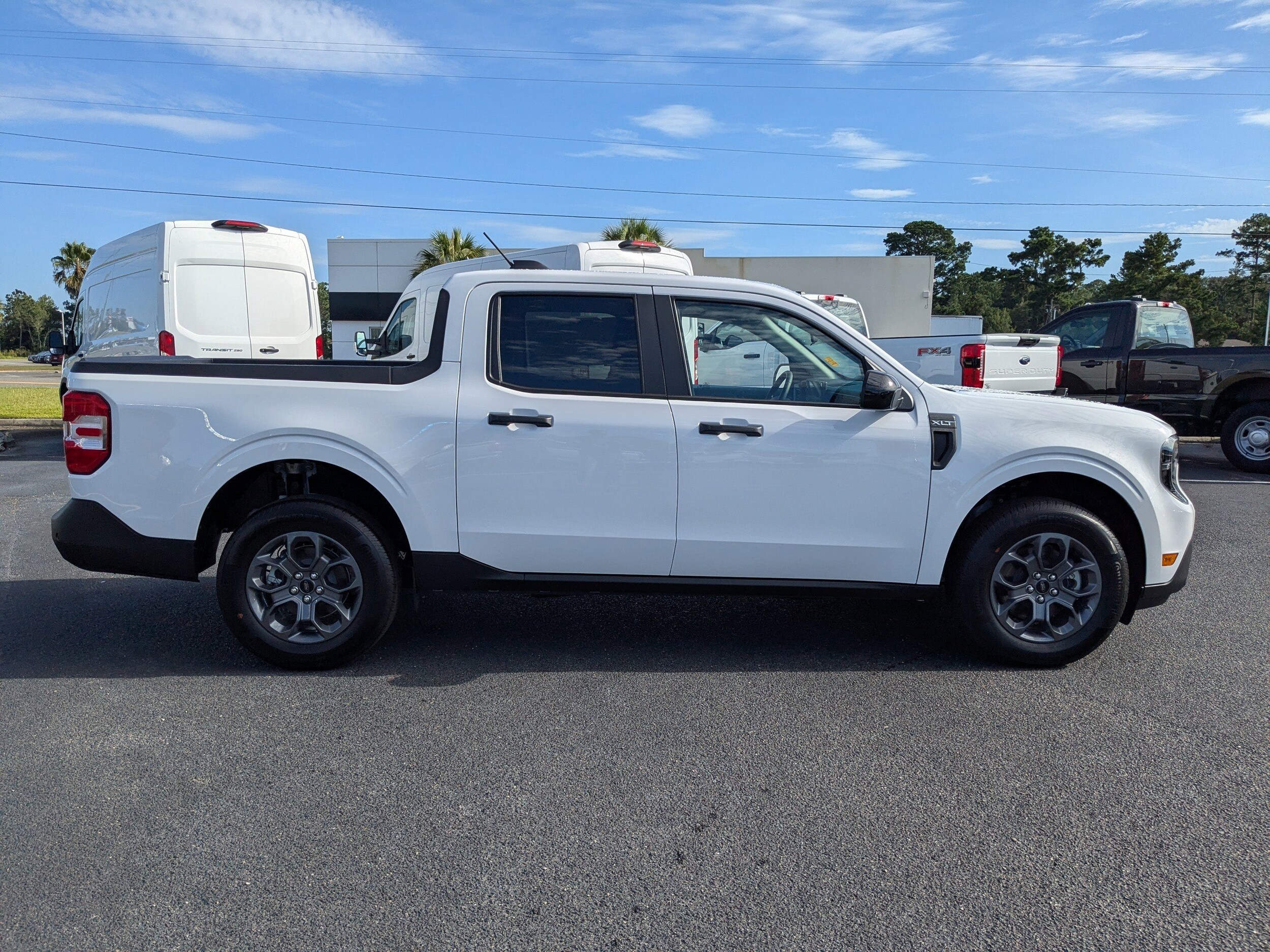 2025 Ford Maverick XLT photo 3