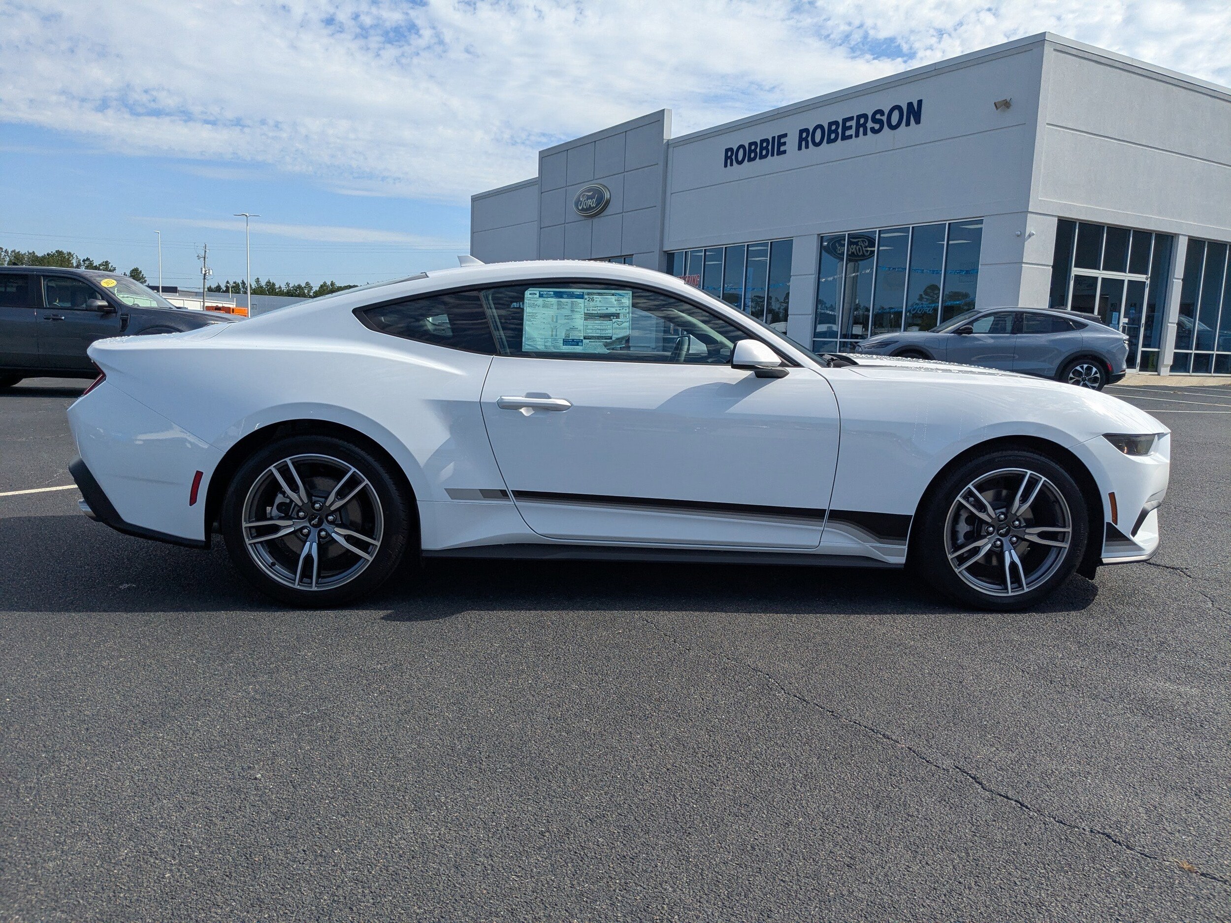 2025 Ford Mustang EcoBoost photo 3