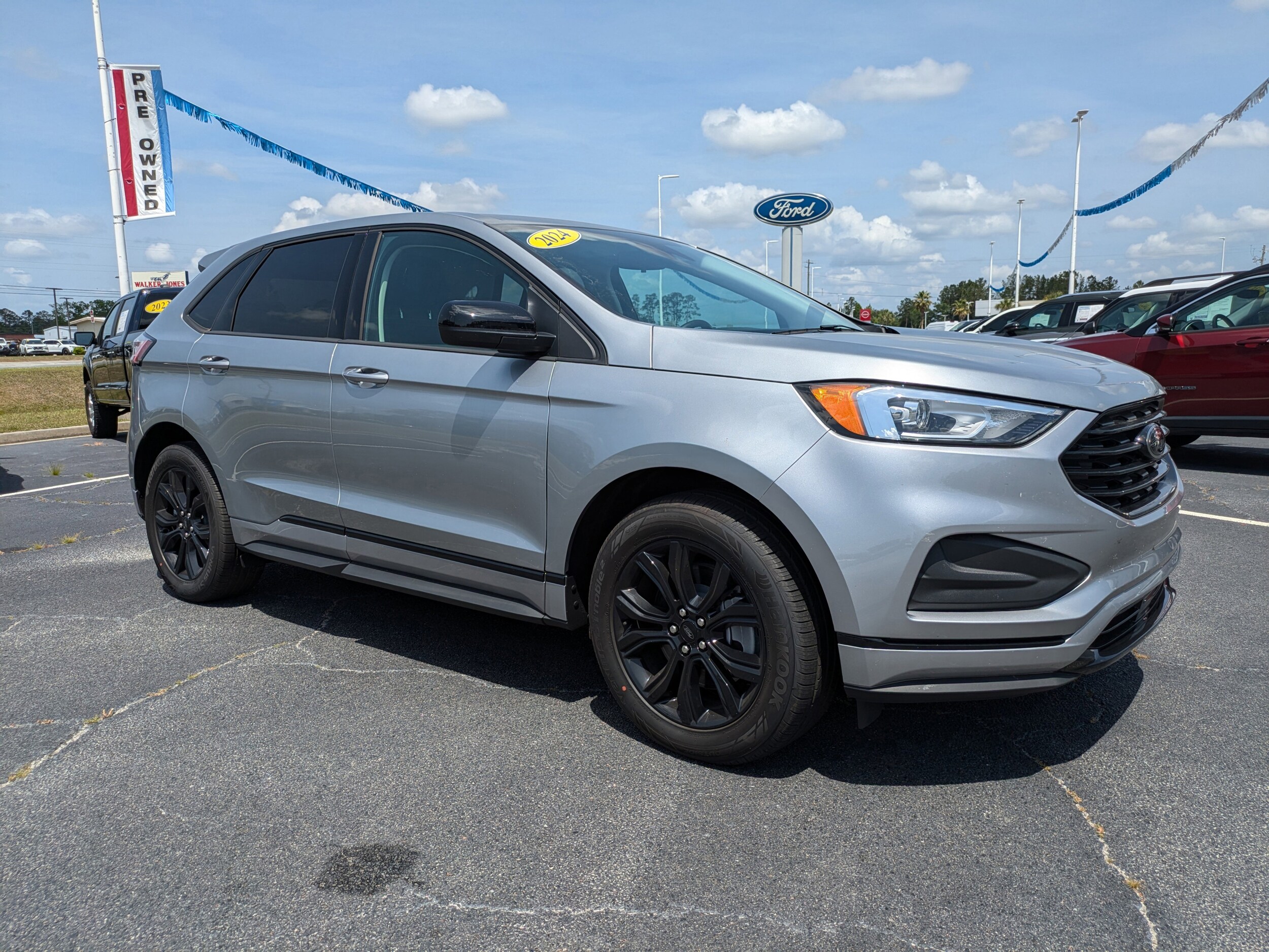 2024 Ford Edge SE photo 2