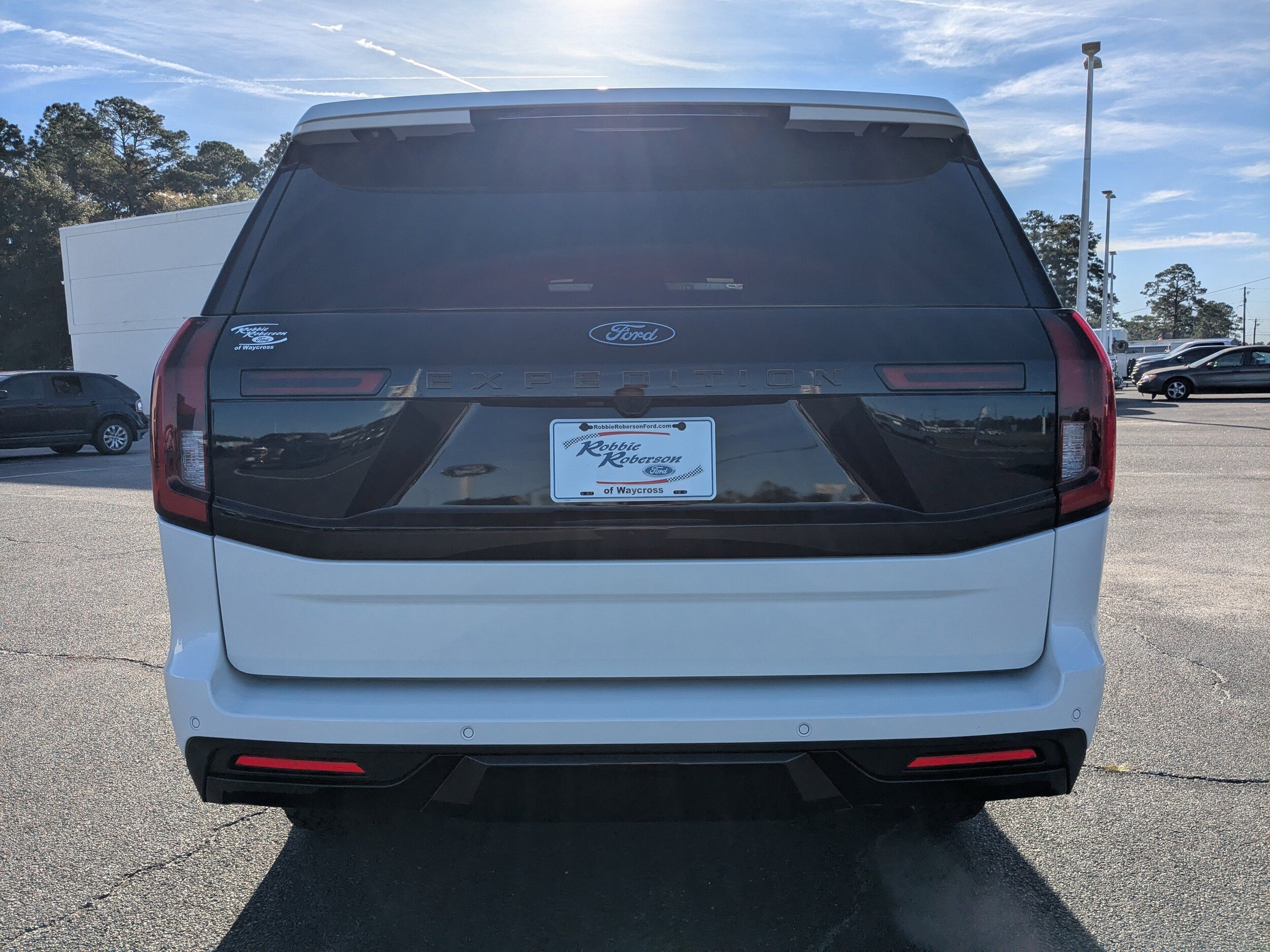 2025 Ford Expedition photo 4