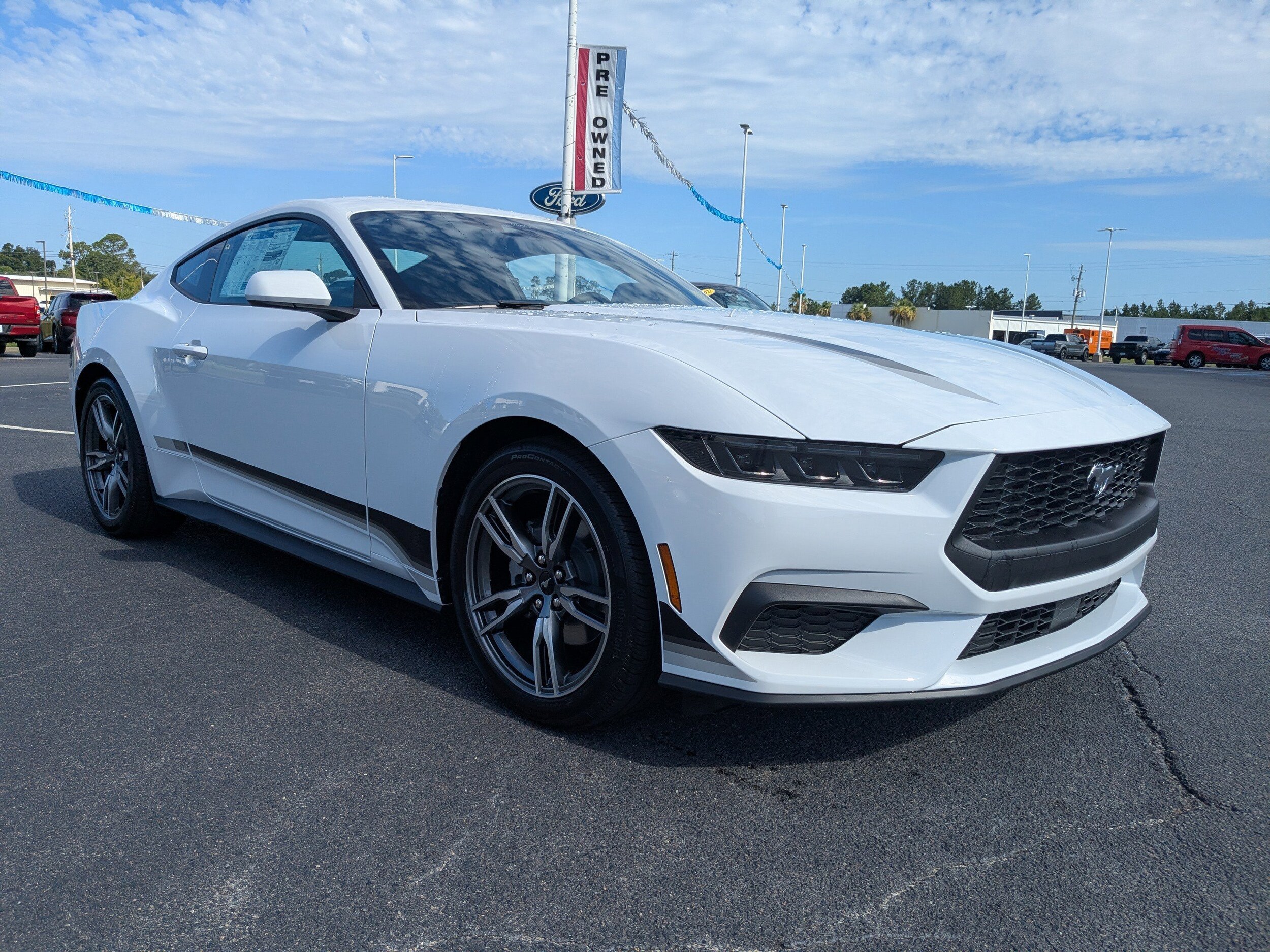 2025 Ford Mustang EcoBoost photo 2