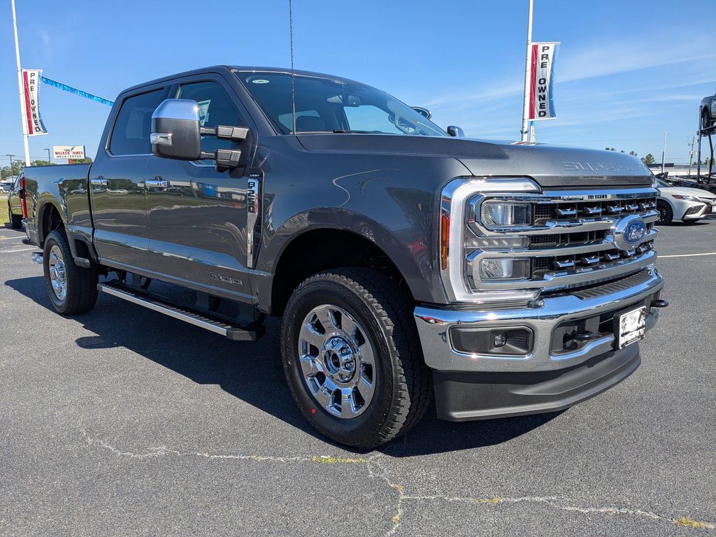 2025 Ford F-250 Lariat photo 2