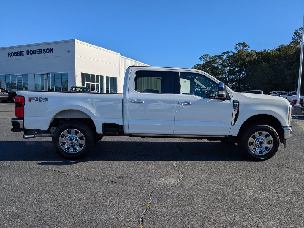Used 2024 Ford Super Duty F-250 SRW LARIAT Truck Crew Cab
