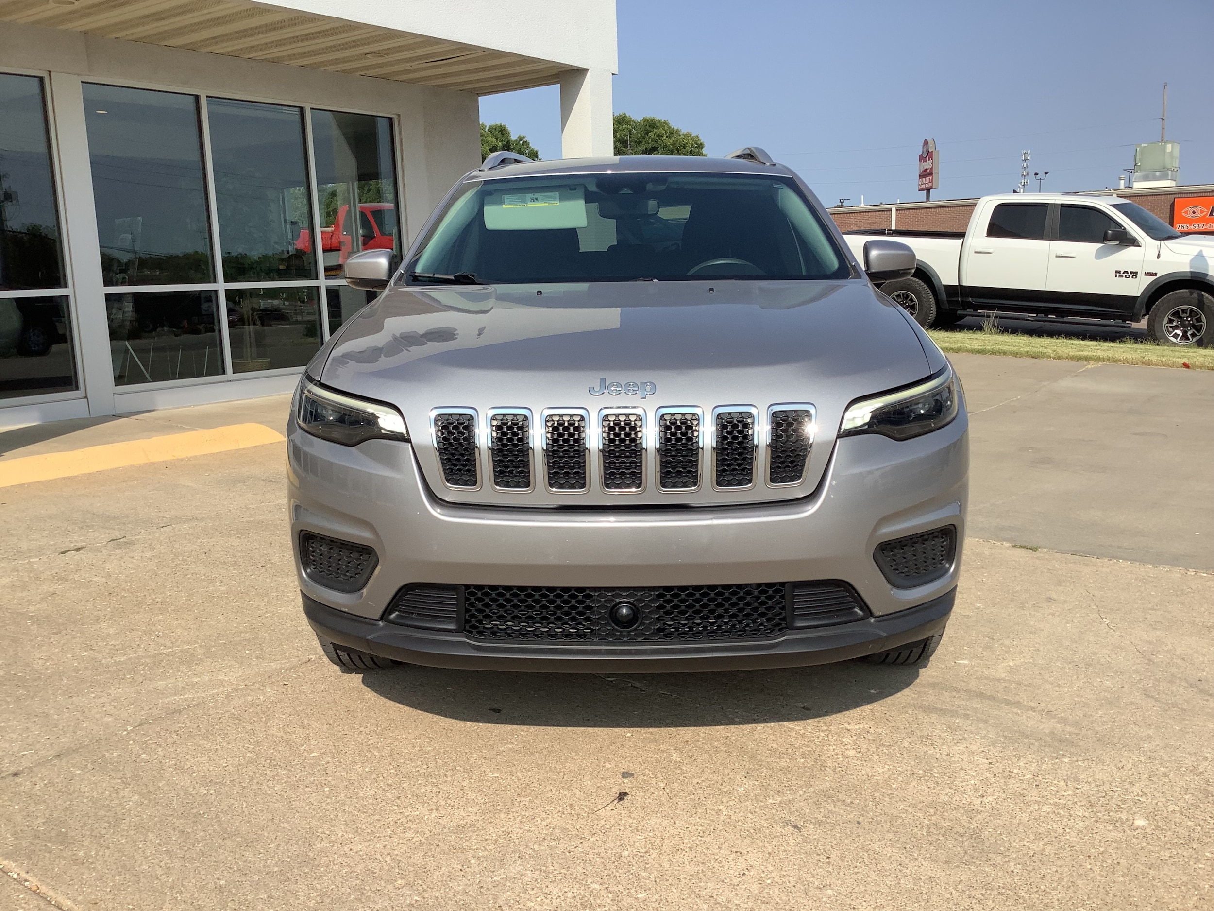 Used 2021 Jeep Cherokee Latitude with VIN 1C4PJMCB8MD167608 for sale in Manhattan, KS