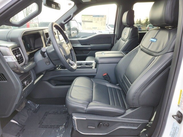 2025 Ford F-350 photo 2