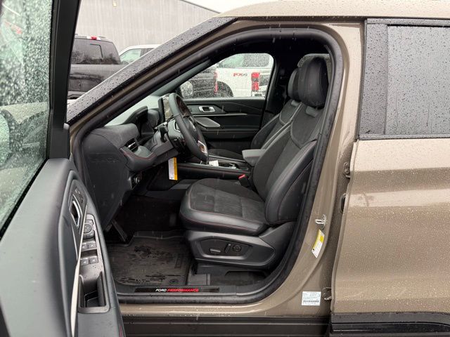 2026 Ford Explorer ST - Photo 17