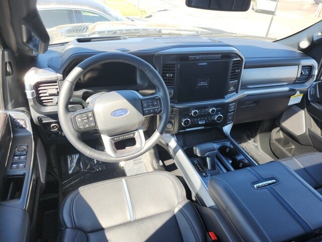2025 Ford F-150 Platinum photo 2