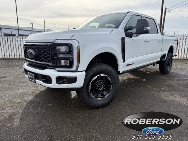 2026 Ford F-350 Super Duty Lariat's photo