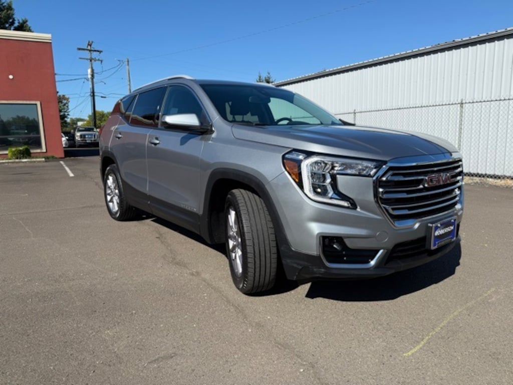 Used 2024 GMC Terrain SLT SUV