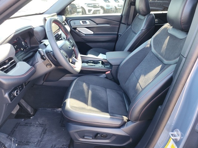 Used 2025 Ford Explorer ST with VIN 1FMWK8GC7SGA16284 for sale in Albany, OR