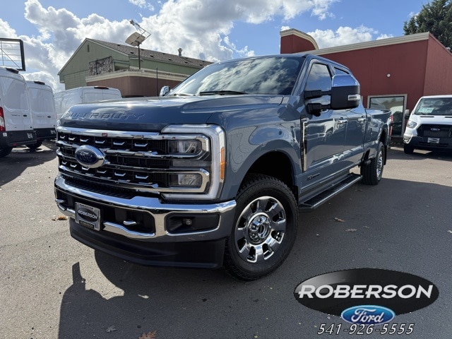 2023 Ford F-350 Super Duty Lariat's photo